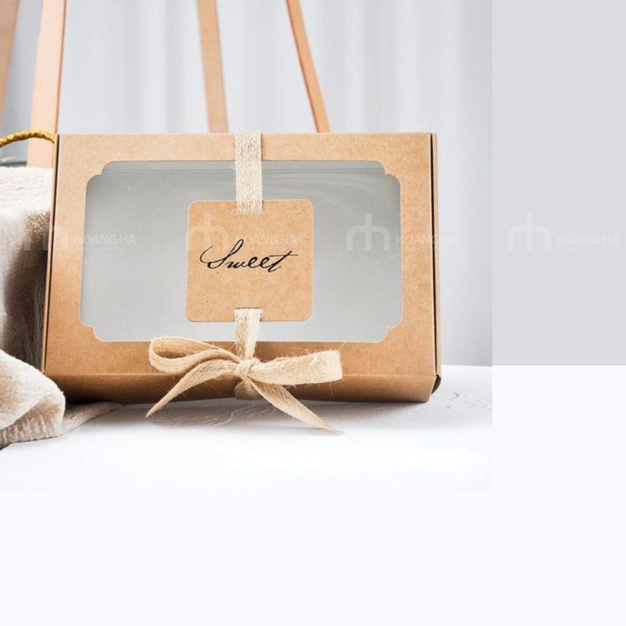 Các mẫu hộp giấy mặt kính tại Quảng cáo Hoàng Hà a40666bd75ccd5a28ea6318c32018af7.png
